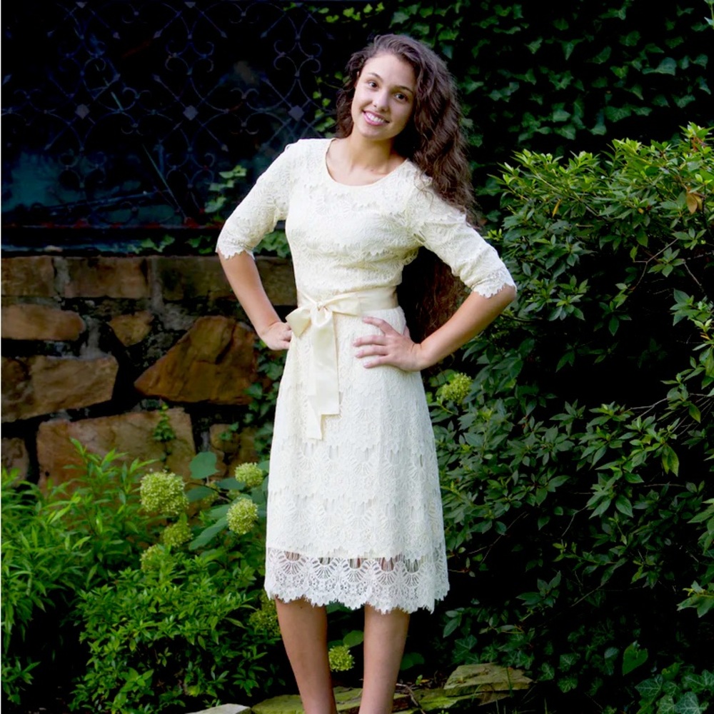 Dainty Jewels night in Paris